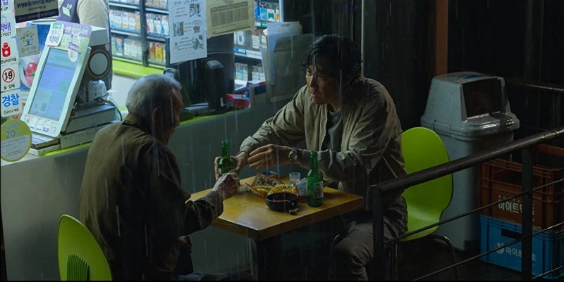 people eating in front of convenience store from k-drama