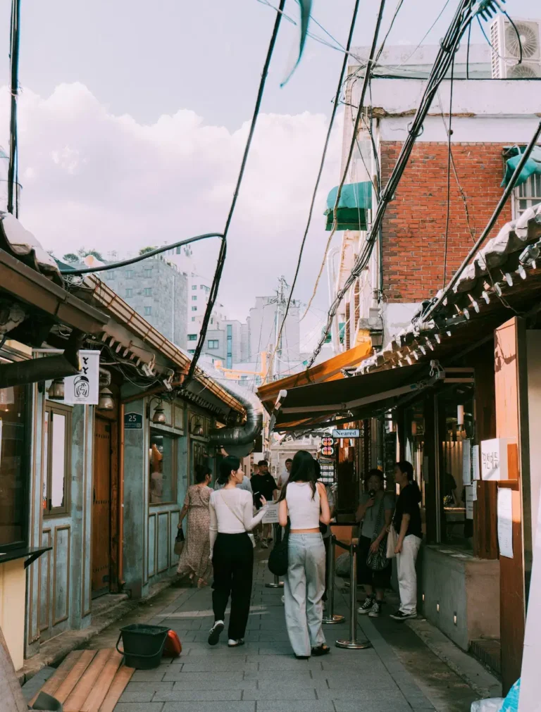 How Restaurant Waiting Works in Korea (Without Standing in Line)